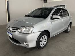 TOYOTA - ETIOS - 2015/2016 - Prata - Sob Consulta