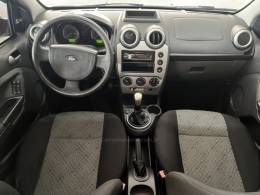 FORD - FIESTA - 2014/2014 - Branca - R$ 29.900,00