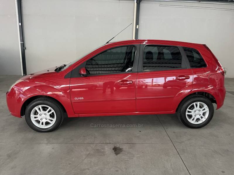 FORD - FIESTA - 2009/2009 - Vermelha - R$ 27.500,00