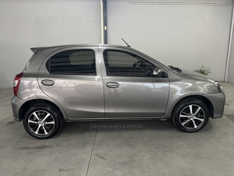 TOYOTA - ETIOS - 2019/2020 - Cinza - Sob Consulta