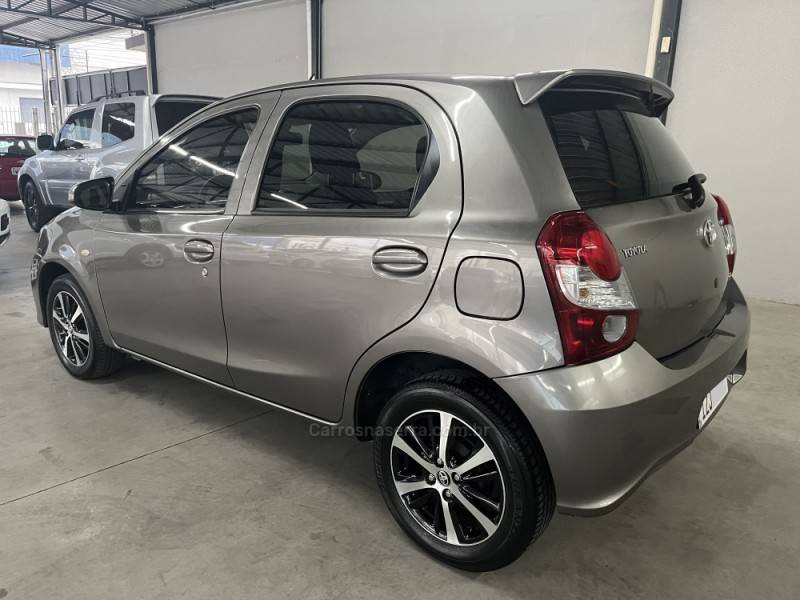 TOYOTA - ETIOS - 2019/2020 - Cinza - Sob Consulta