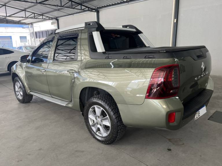 RENAULT - DUSTER OROCH - 2015/2016 - Verde - Sob Consulta