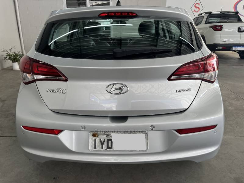 HYUNDAI - HB20 - 2017/2018 - Prata - Sob Consulta