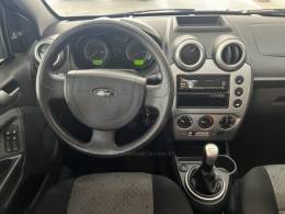 FORD - FIESTA - 2014/2014 - Branca - R$ 29.900,00