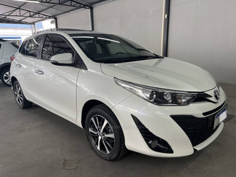 TOYOTA - YARIS - 2019/2019 - Branca - Sob Consulta